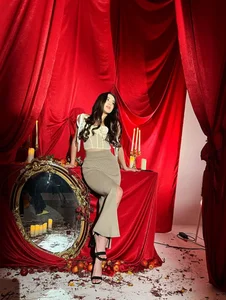 AureaMaggi My Red photo shoot Pic 5