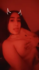 Niicolle_EvanssPublic图片