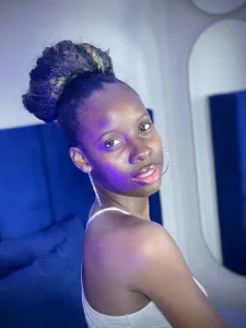 kendrafire_cr SUNDAY VIBES 🥵 Foto 3