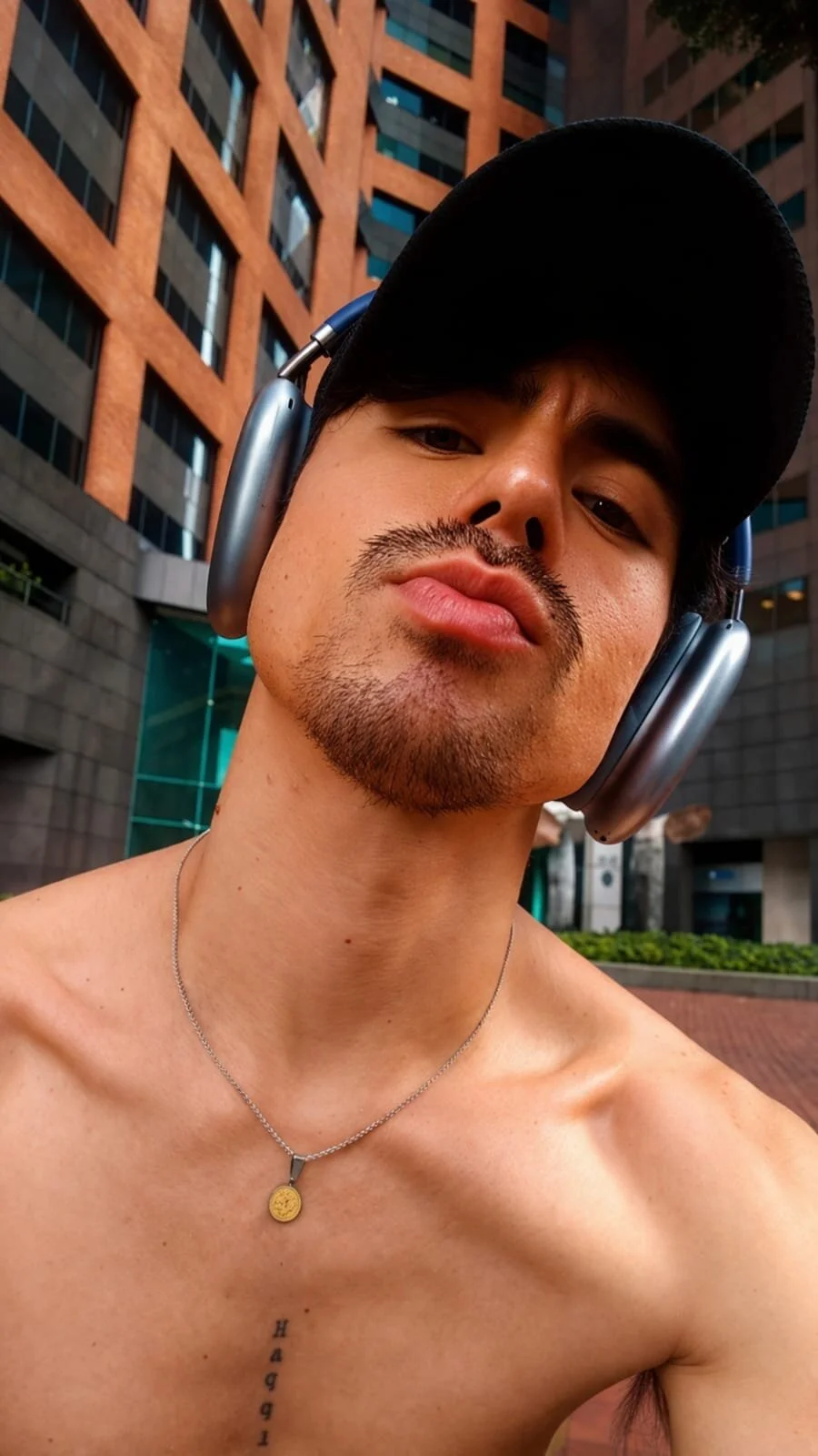 ภาพที่กำลังนิยมของ Ethan_Briggs_  3577