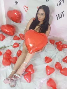 Lauralove_69: Public ( 8 фото)