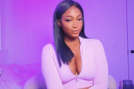 naomi19 Public Pic 3