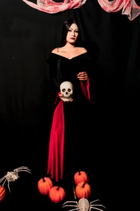 Morticia A. Addams ⚔️🌹🕸️ de AlannaGil  6 Imagens