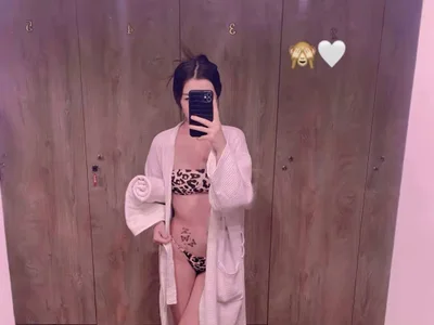 MoonPetite Public Pic