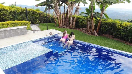 Rosielex Public Pic 3