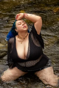 Something Wet💦🤭 od mollieblue69  4 snímek