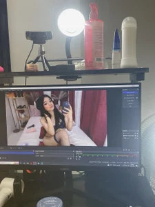 Mia_Akilah21 Public Pic 4