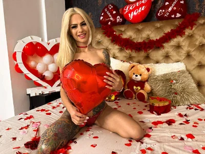 TiffanyMaze Fifty shades of Tiff Immagine  6