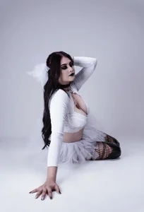 TifanyWhite_ Hallowen Hình 8