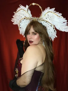 lindsay_taylorjoy Alternative Valentine's Day. Divine love.💖✨🔥 Foto 3