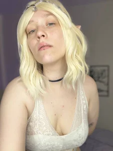 LorettaBlanch little elf Pic 2