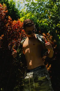 Jotastevensxx a nice warm day for sunbathing, are you coming? Pic 6