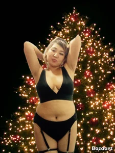 HellaWerlousのНовые фотоの 3枚の写真