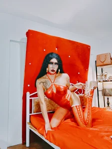 DominateMistressTania YOUR SEXY HOT GODDESS slika