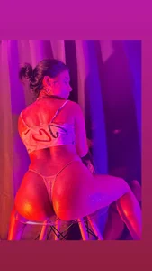 MiaaSummeer Public Pic