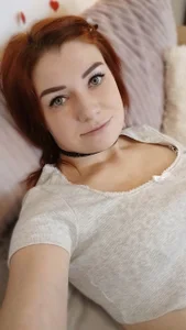 Zdjęcia Creamy_Lissa playful posing:  5