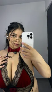 tati_reyess tati in red <3 Foto 6