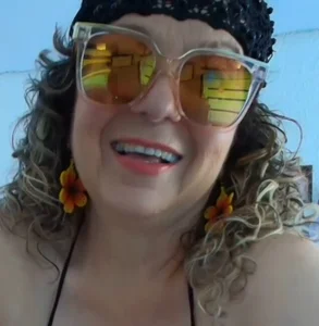 Milfysis Public Pic 5