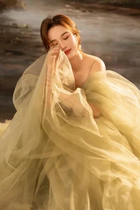 lmnb8888 我努力挣钱买新衣服你们在干什么呀～(I work hard to earn money) Pic 2