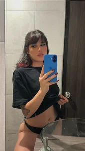 AmbarDupont 🩶 Pic 4