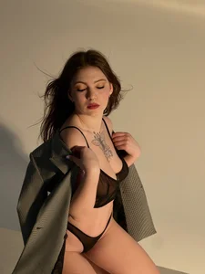 Sara_Conor03: Your lady ( 2 фото)