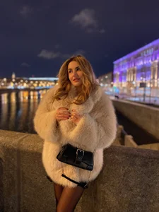 ViXXXiee's Winter Sex Photo 1