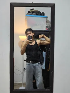 Samuel_Hills_II Mirror Pics Hình 3