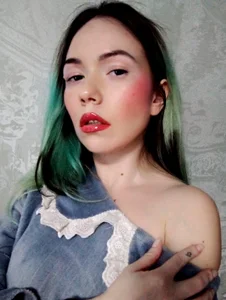 Blowjobs-Alice Public Pic