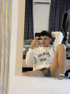 Nathan_BlueeCute boy?图片