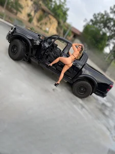 AussieluluのPublicの 2枚の写真