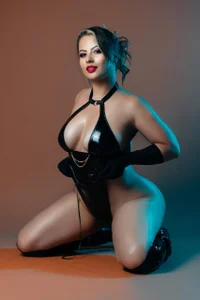 Prettyanie Public  7টি ছবি