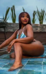 SarahBrunet come and refresh yourself inside me 💦🤤 Immagine  2