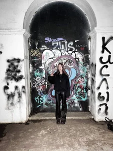 LaraNills Public  5টি ছবি