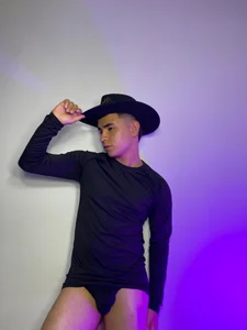 lianfox_のThe hot cowboy of the westの 6枚の写真