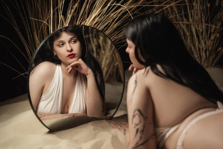 _Alison__Sweet curves图片 8