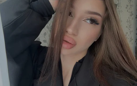 Gashishzz Just a Peek 👀 Fotka 3