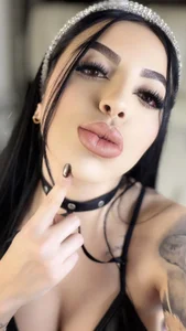 ALISSON_FOXXX1 “No sé qué está más peligroso: la foto o la mirada… 😮‍💨” Bilde 2