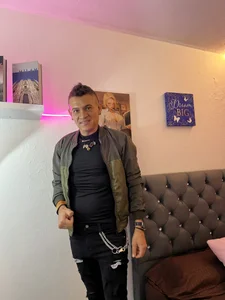 Cesirry_ Public slika