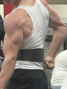 nastoiashi Public  4. fénykép