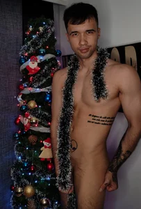 AndrewAbdala Christmas  2টি ছবি