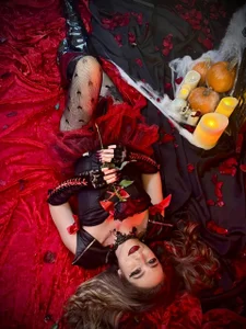 MyApril__ Velvet Vampire 🦇❤️ - {count, plural, one {תמונה אחת} two {שתי תמונות} many {# תמונות} other {# תמונות}}