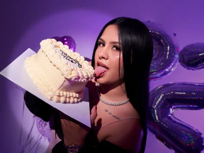 KattyPortman Happy Birthday to me!! 🎊🍾🎁💙 Pic 4