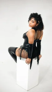 ohrianagibson I needed my cowgirl hat to ride you 🖤🎩🤠 Foto 6