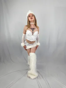 misschloe__ WINTER SEASON - VALENTINES SPECIAL 2024 🥶💋❄️💘 Immagine  3