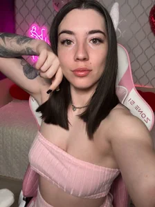 Curious_Lily Raw Allure Foto 7