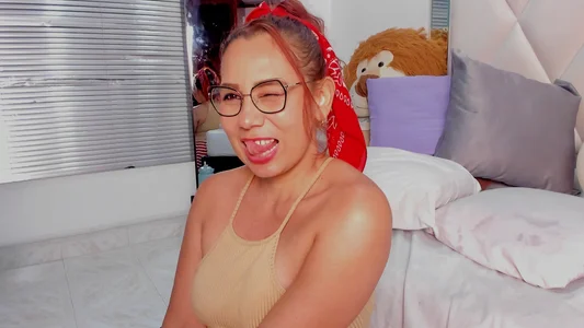 nayasex_ hey guys beautiful monday Pic