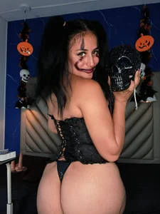 Ibbie_drastic “Don't be afraid... my spells will only make you lose control.”👻🎃 Immagine  2