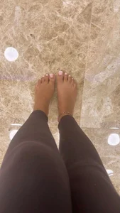 Honey-53 Public Foto 2