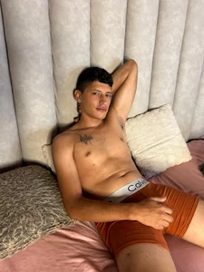 LaynorRoss_ I'M YOURS 🔥 صورة واحدة|LaynorRoss_ I'M YOURS 🔥 صورتان|LaynorRoss_ I'M YOURS 🔥  4 صور|LaynorRoss_ I'M YOURS 🔥  4 صورة