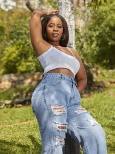 AlisonTravis Sensuality Pic 5